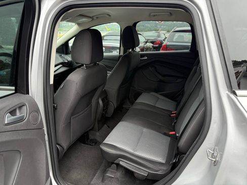 Used 2017 Ford Escape SE w/ Equipment Group 201A AWD/4WD image 13