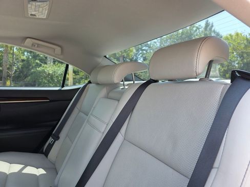 Used 2014 Lexus ES 350 w/ Luxury Package FWD image 20