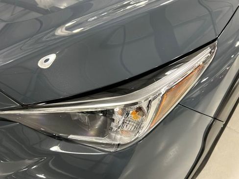 Used 2025 Subaru Crosstrek 2.0i Premium image 7