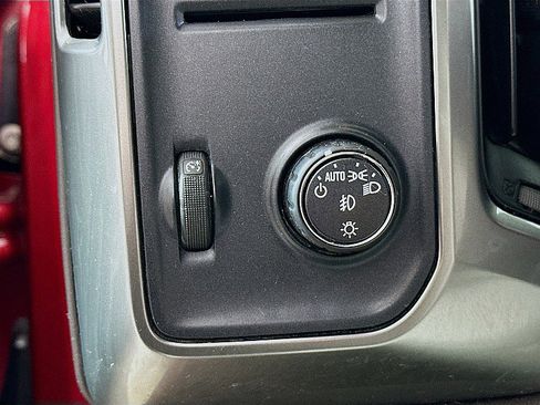 Used 2018 Chevrolet Silverado 1500 LT w/ All Star Edition image 10