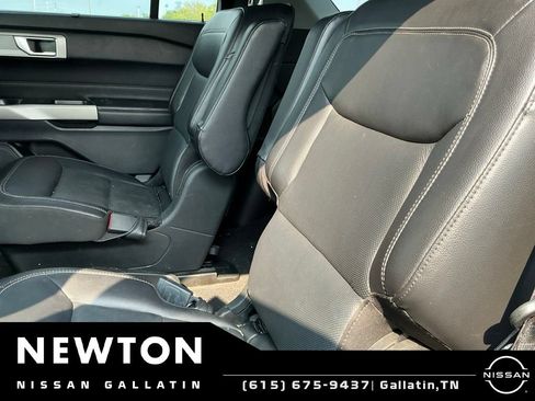 Used 2021 Ford Explorer Limited w/ Equipment Group 301A AWD/4WD image 17