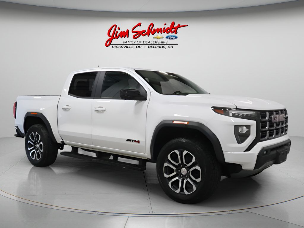 Used 2024 GMC Canyon AT4 w/ AT4 Premium Package AWD/4WD image 2