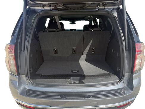 Used 2022 Chevrolet Tahoe LT w/ LT Signature Plus Package RWD image 18