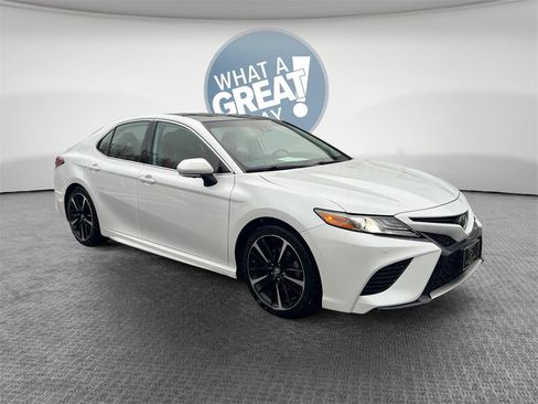 Used 2019 Toyota Camry XSE image 1