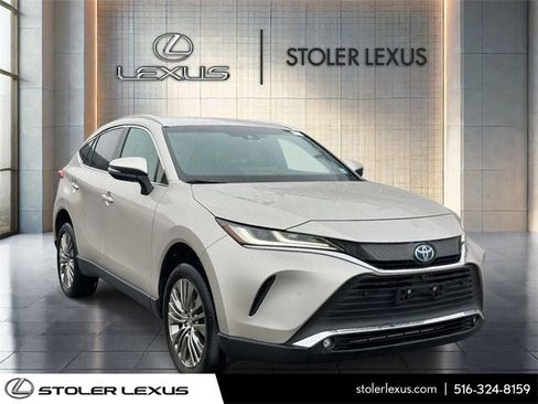 Used 2023 Toyota Venza Limited image 1