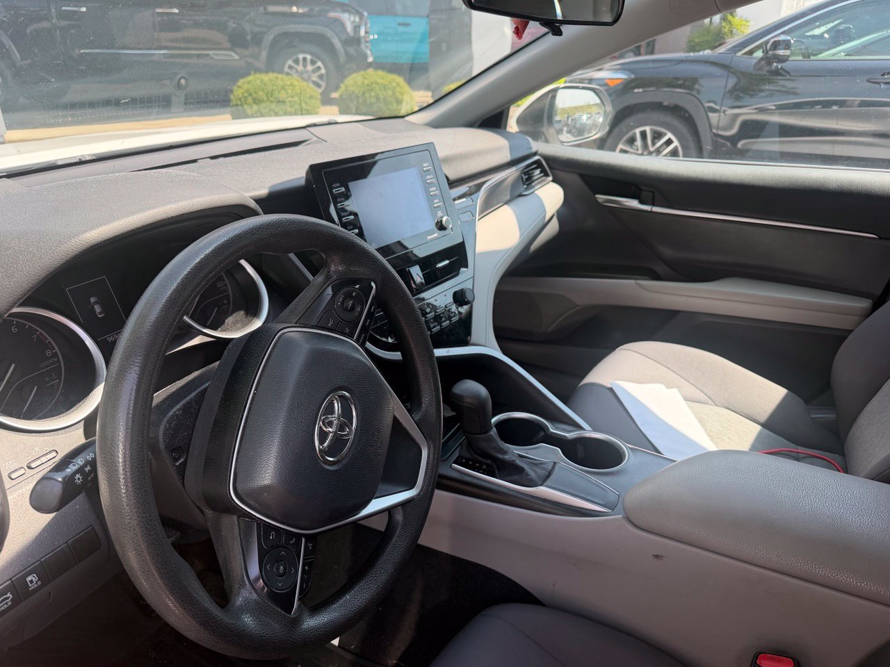 Used 2021 Toyota Camry LE FWD image 11