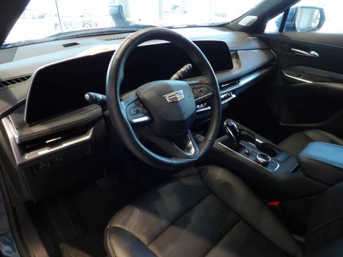 Used 2024 Cadillac XT4 Premium Luxury image 15