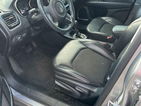 Used 2018 Jeep Compass Latitude image 5