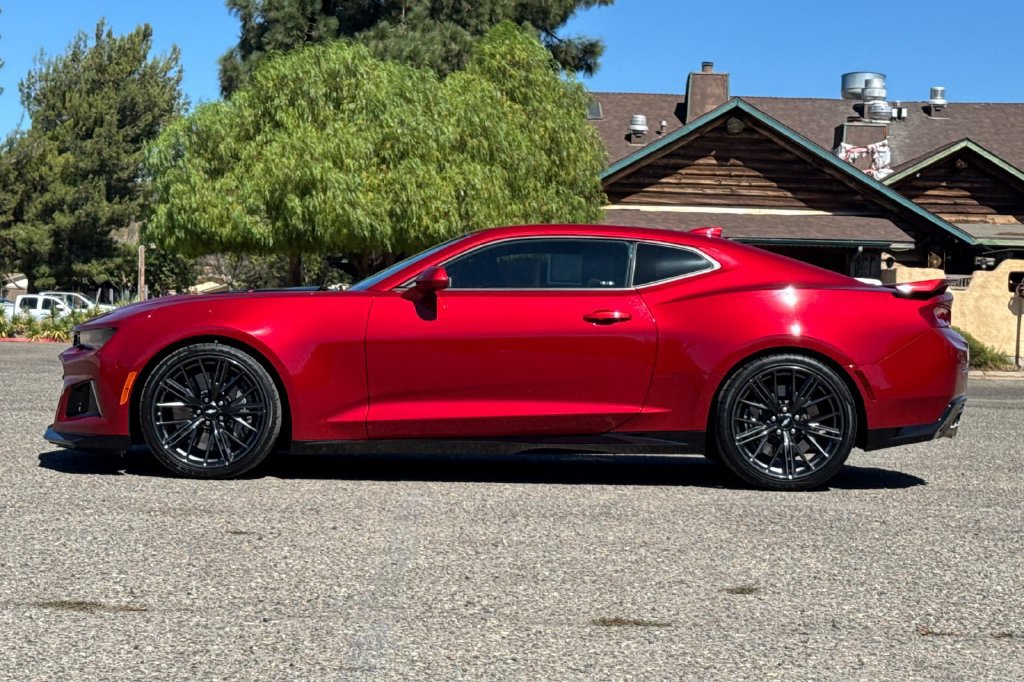 Used 2018 Chevrolet Camaro ZL1 RWD image 7