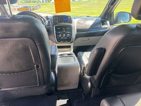 Used 2018 Dodge Grand Caravan SXT FWD image 30