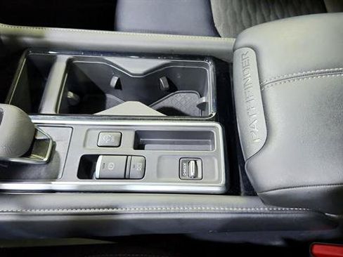 Certified 2025 Nissan Pathfinder SV FWD image 16