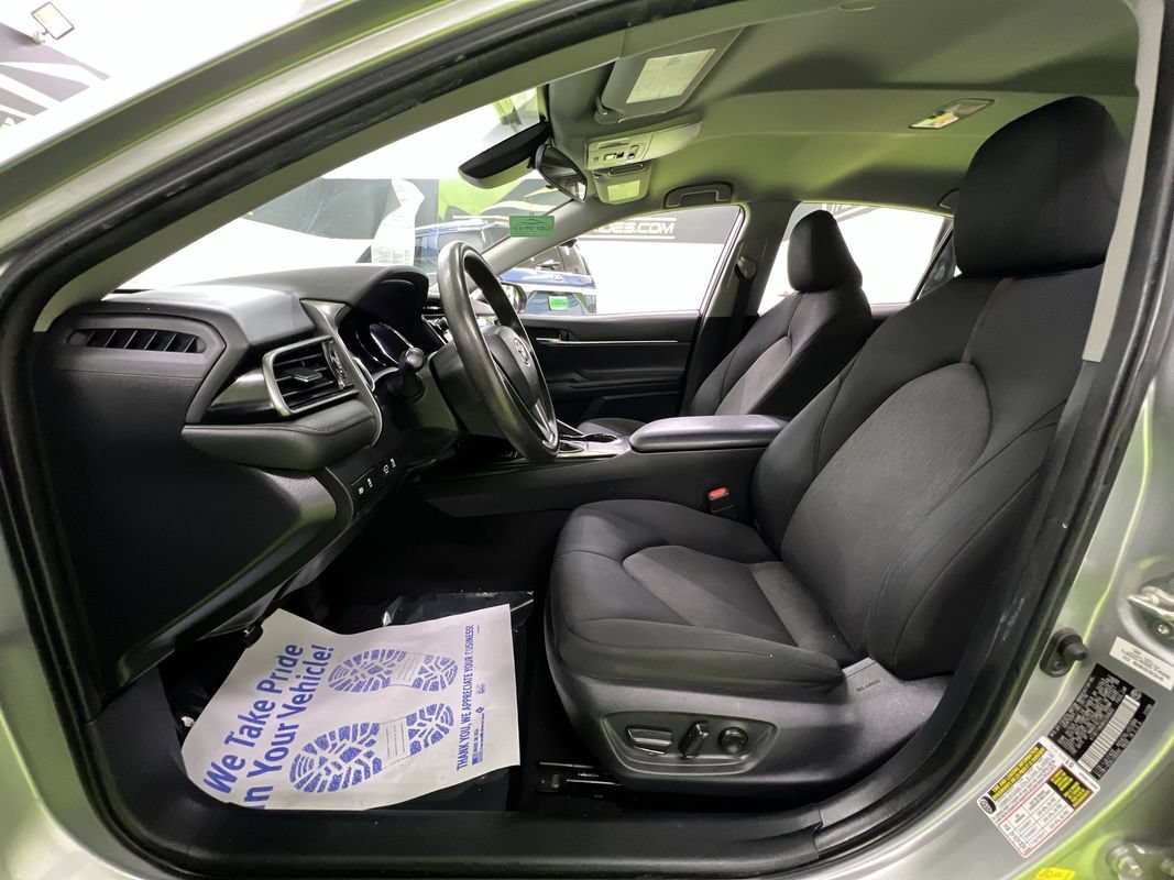 Used 2019 Toyota Camry LE FWD image 16