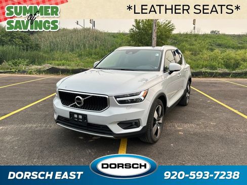 Used 2022 Volvo XC40 T5 Momentum w/ Premium Package AWD/4WD image 1