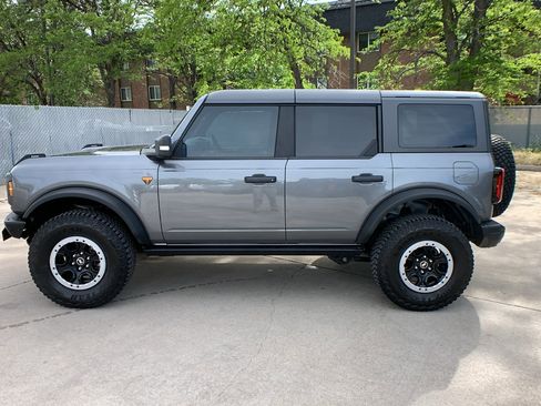 Used 2022 Ford Bronco Badlands AWD/4WD image 2