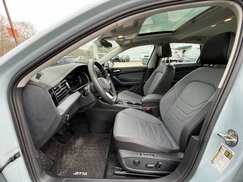 Certified 2025 Volkswagen Jetta SEL image 27
