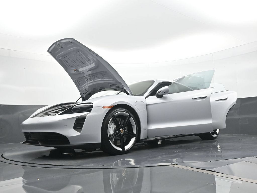 Certified 2024 Porsche Taycan GTS AWD/4WD image 30