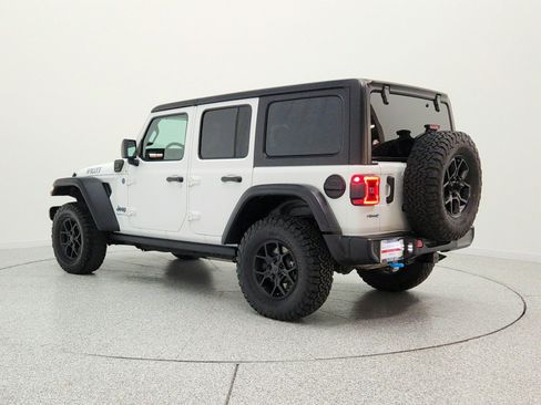 Used 2024 Jeep Wrangler Unlimited AWD/4WD image 7