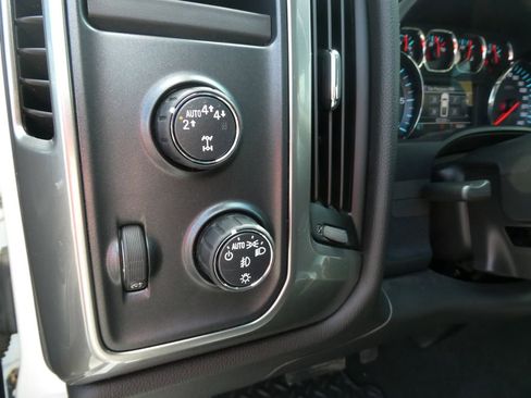 Certified 2018 Chevrolet Silverado 1500 LT w/ All Star Edition AWD/4WD image 26