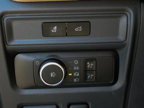 Used 2024 Ford Expedition Limited image 21