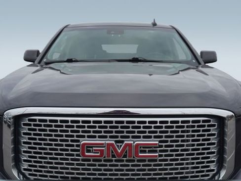 Used 2016 GMC Yukon Denali image 40