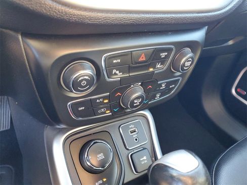 Used 2017 Jeep Compass Latitude w/ Popular Equipment Group image 24