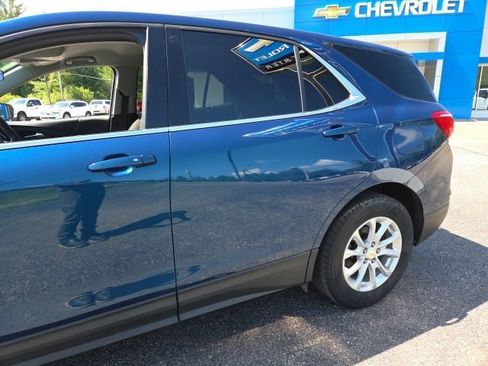 Used 2020 Chevrolet Equinox LT w/ Driver Convenience Package AWD/4WD image 31
