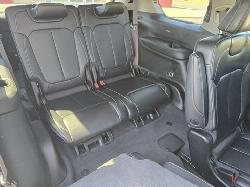Used 2022 Jeep Grand Cherokee L Limited AWD/4WD image 20