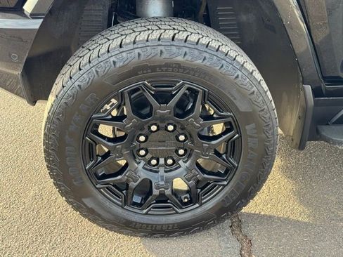 Used 2026 GMC Hummer EV SUV image 11