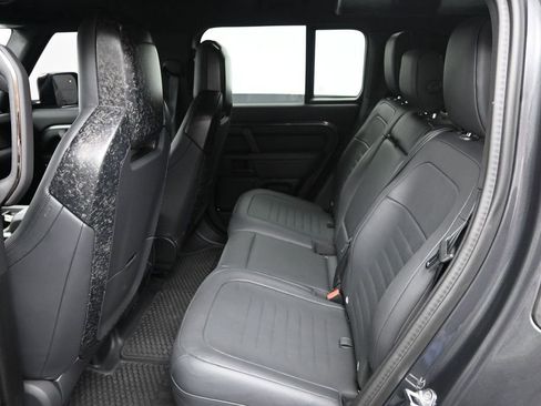 Used 2025 Land Rover Defender 110 AWD/4WD image 30