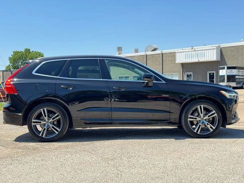 Used 2018 Volvo XC60 T5 Momentum w/ Convenience Package AWD/4WD image 8