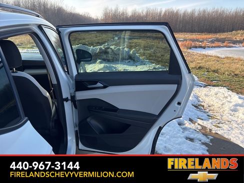 Used 2025 Volkswagen Taos S image 32