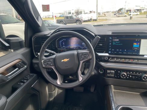 Used 2024 Chevrolet Silverado 2500 High Country w/ Technology Package image 16