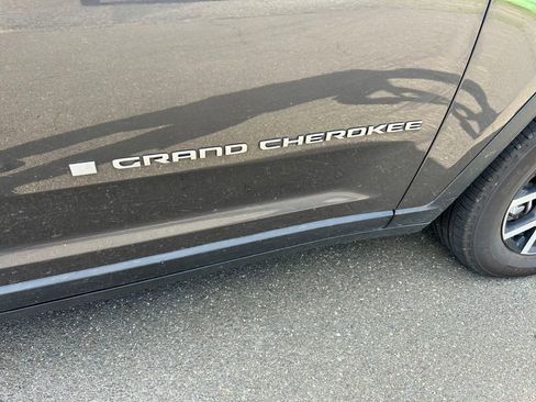 Used 2025 Jeep Grand Cherokee L Limited w/ Trailer Tow Package AWD/4WD image 5