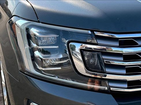 Used 2018 Ford Expedition Max Limited w/ Equipment Group 302A AWD/4WD image 31