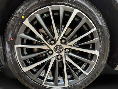 Used 2024 Lexus ES 350 w/ Premium Package FWD image 35