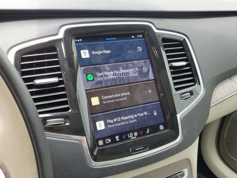 Used 2024 Volvo XC90 B6 Plus image 23