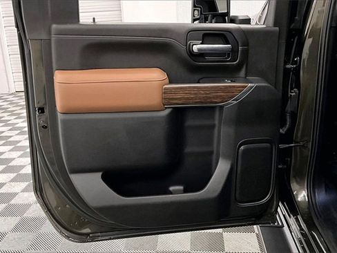 Used 2022 Chevrolet Silverado 3500 High Country w/ Safety Package II image 20