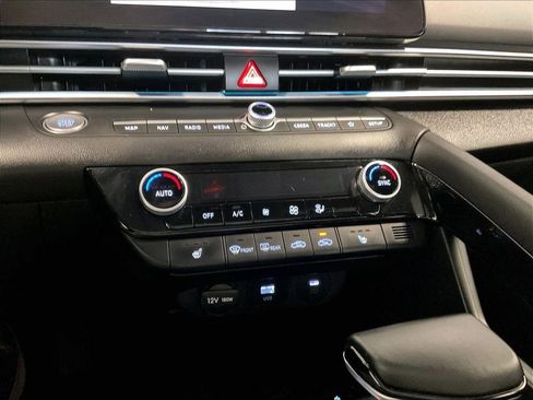 Used 2025 Hyundai Elantra Limited FWD image 26
