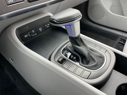 Used 2025 Hyundai Kona SEL image 41