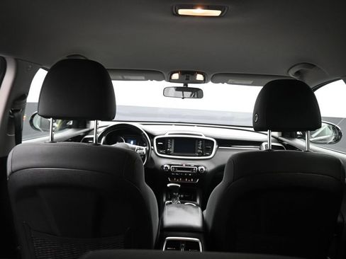 Used 2019 Kia Sorento S AWD/4WD image 40