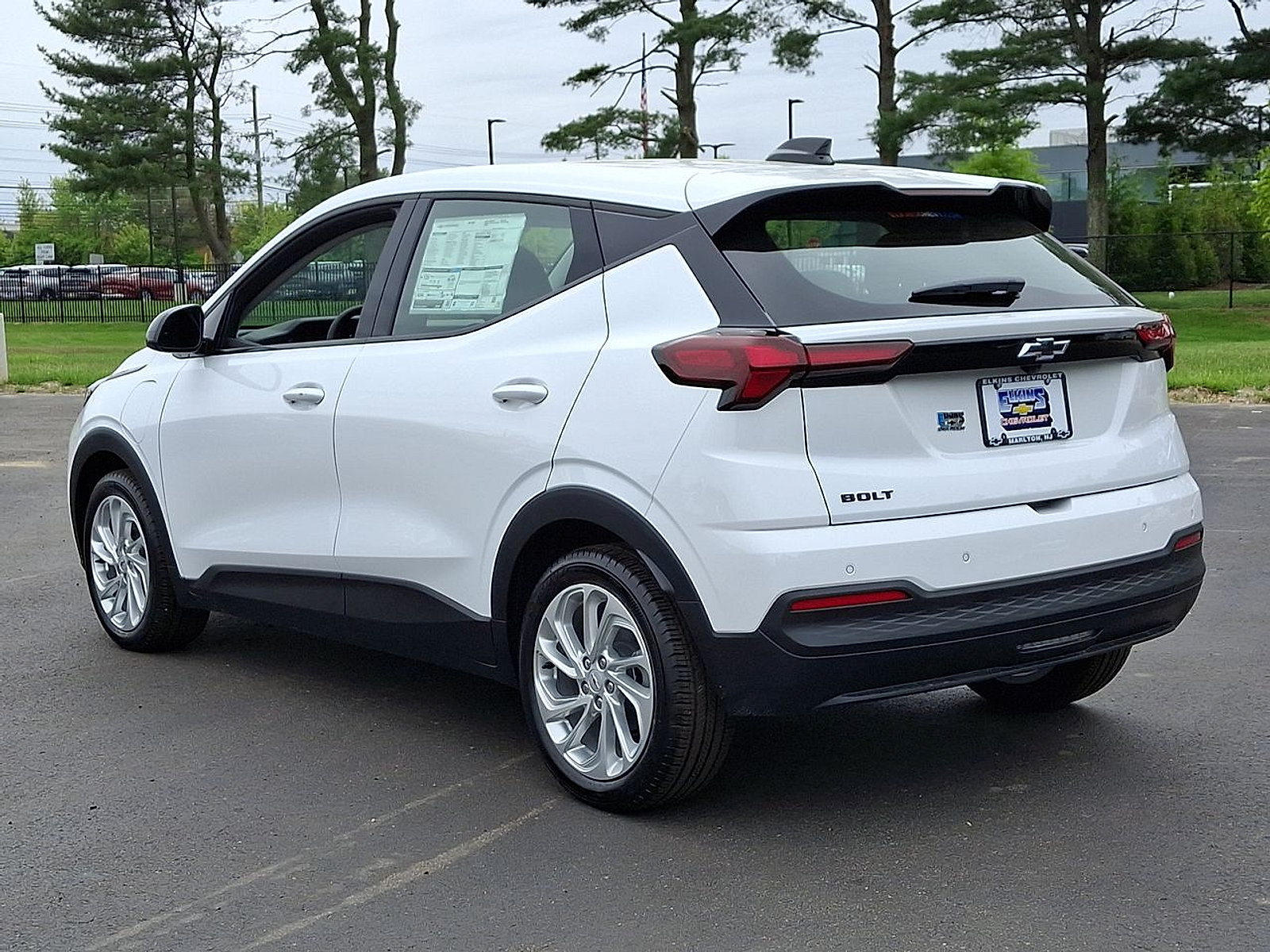 New 2027 Chevrolet Bolt LT w/ Comfort Package FWD image 11