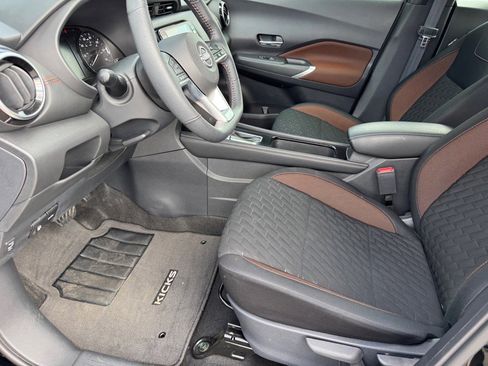 Used 2023 Nissan Kicks SR w/ Interior Electronics Package image 10