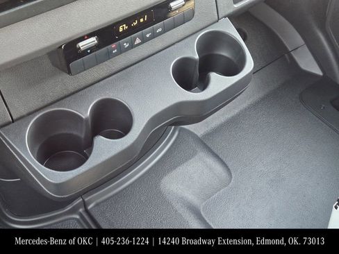 Used 2025 Mercedes-Benz Sprinter 2500 image 20