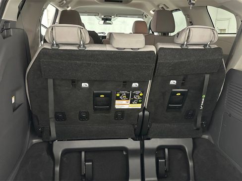 Certified 2023 Toyota Sienna LE image 13