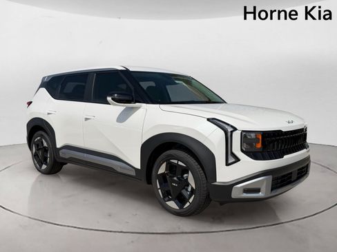 New 2027 Kia Seltos S FWD image 2