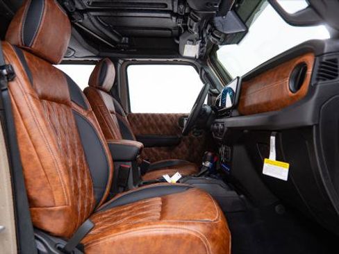 Used 2025 Jeep Gladiator Sport image 47