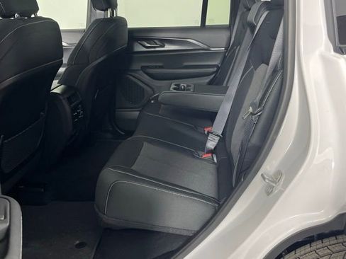 New 2025 Jeep Grand Cherokee Laredo X w/ Luxury Tech Group I image 25