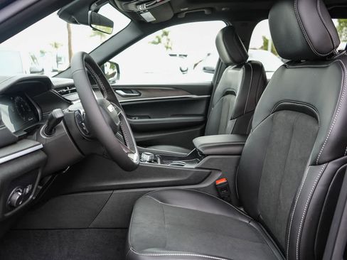 New 2026 Jeep Grand Cherokee L 4WD image 17