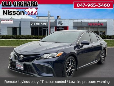 Used 2021 Toyota Camry SE image 1