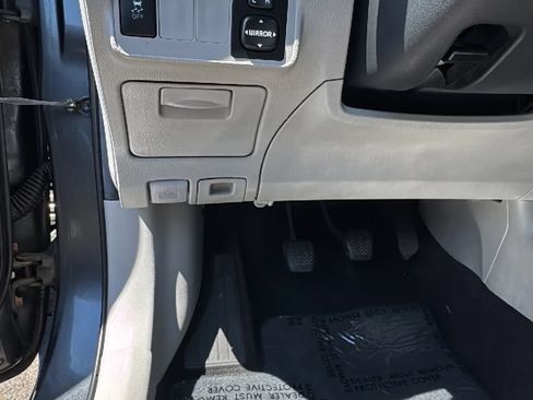Used 2013 Toyota Corolla L FWD image 12